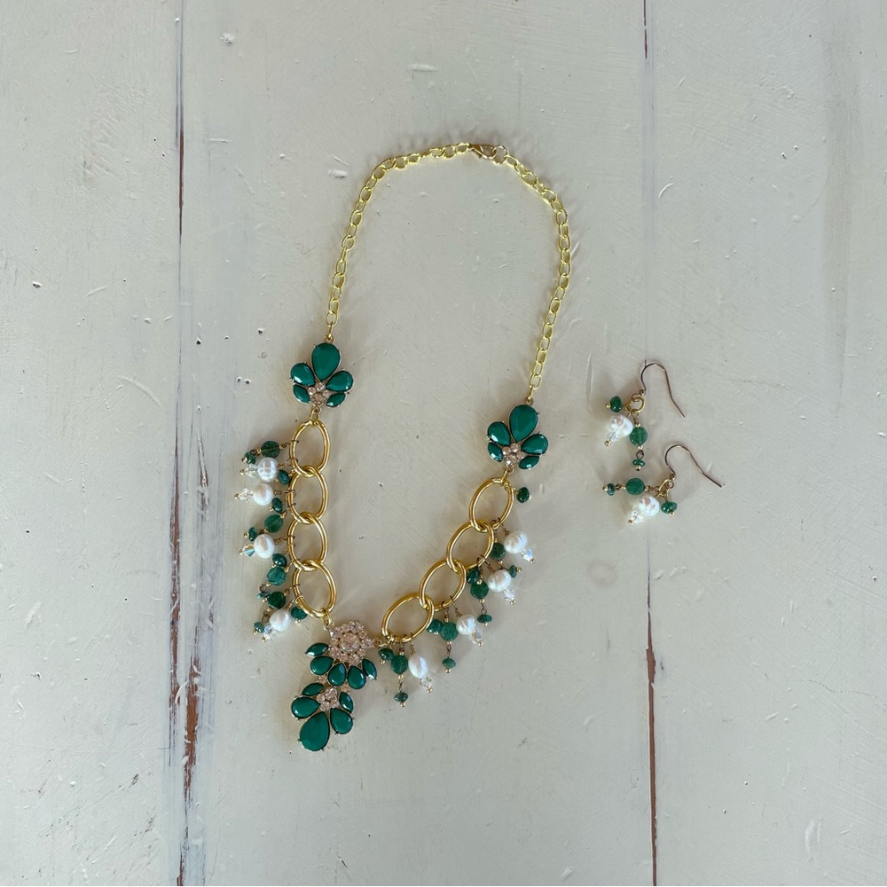 Handmade Rhinestone Genuine Gemstone Pearl Green Gold Statement Neckla…